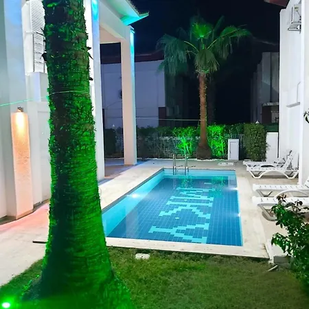 Luxury With Private Pool & Terrace In * بيليك