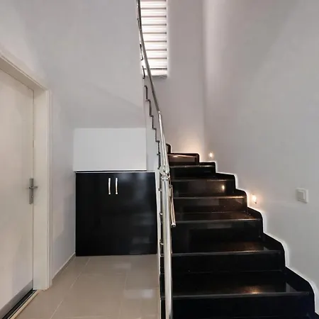 Villa Luxury With Private Pool & Terrace In *