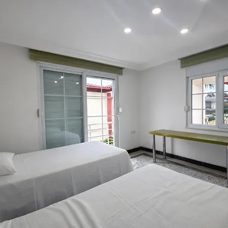 Villa Luxury With Private Pool & Terrace In *