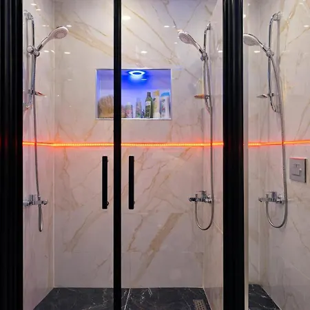 Luxury With Private Pool & Terrace In