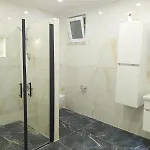 Luxury With Private Pool & Terrace In Vila *