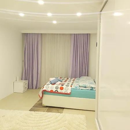 Luxury With Private Pool & Terrace In Βίλα *