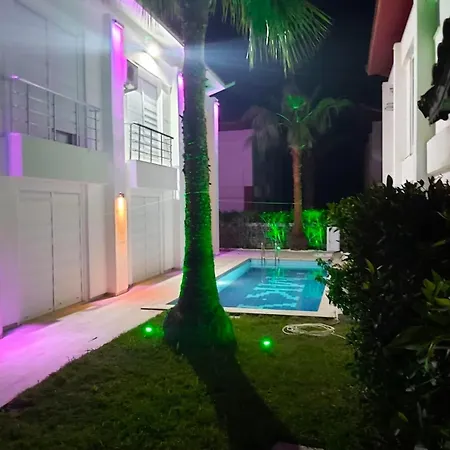 Luxury With Private Pool & Terrace In